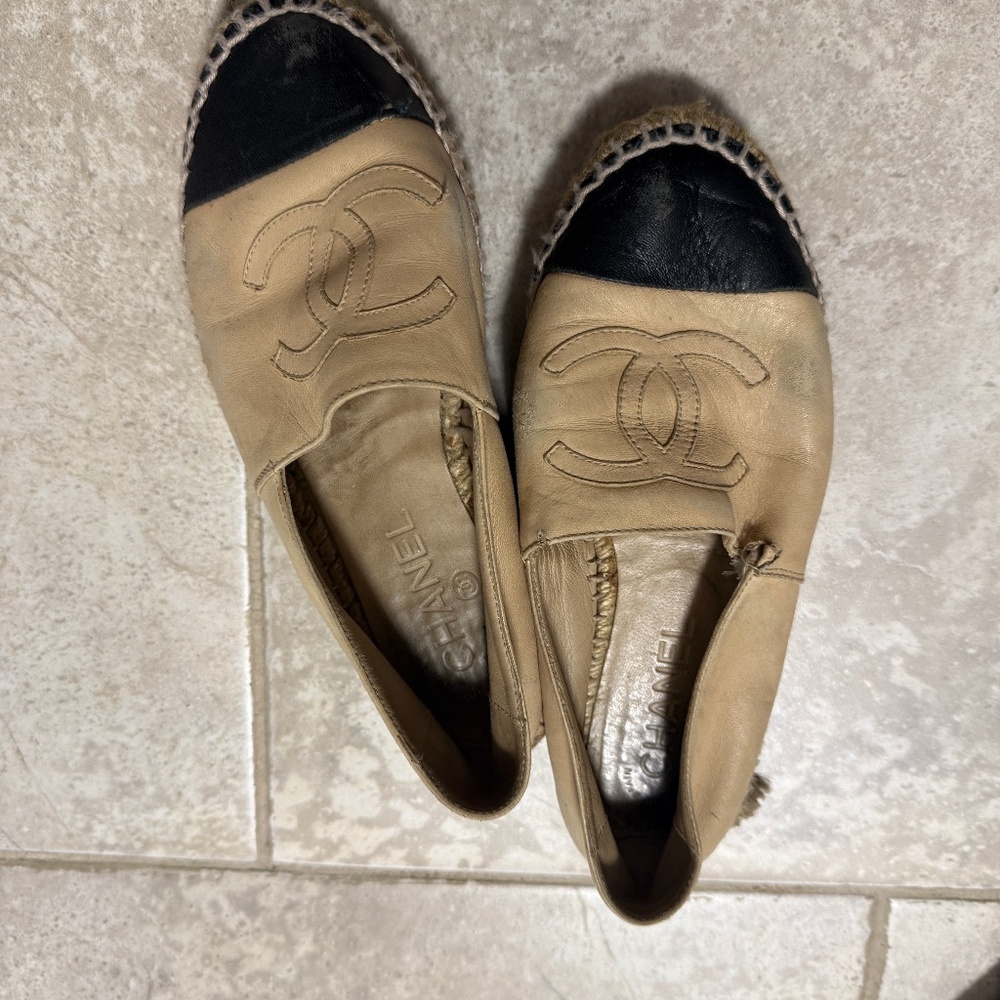 Chanel Genuine Lambskin Leather Logo Slip On Espadrilles Shoes Beige Size 35